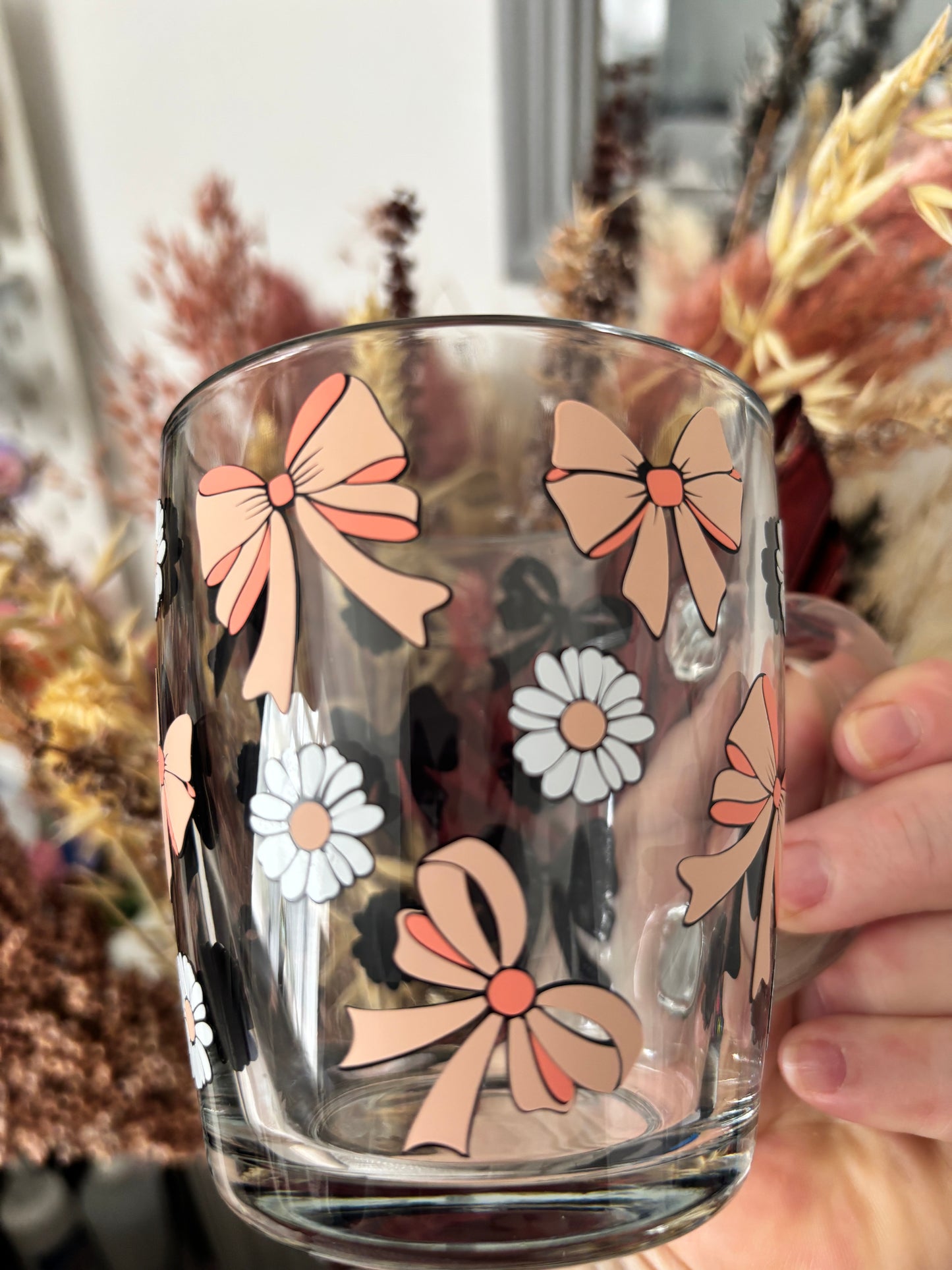 Bows & Daisy Glass Handled Mug