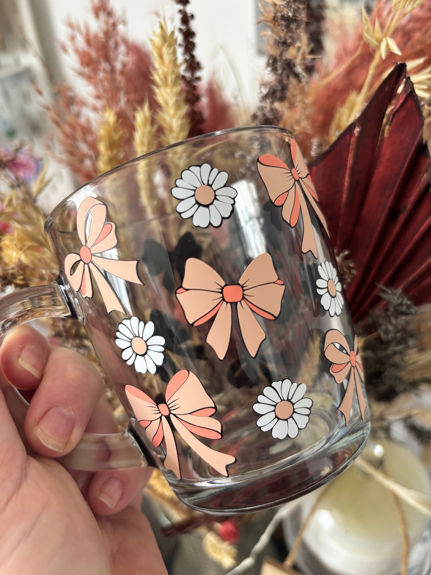 Bows & Daisy Glass Handled Mug