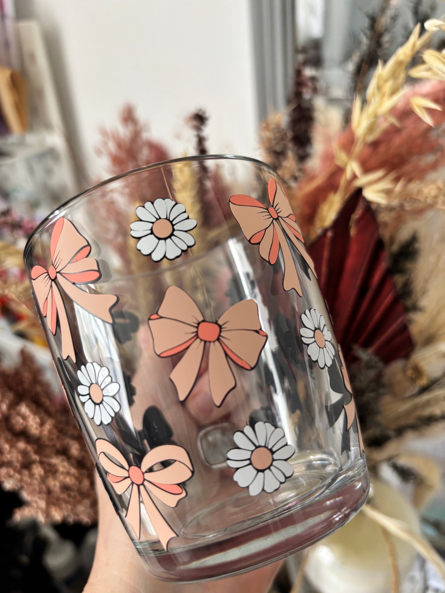 Bows & Daisy Glass Handled Mug