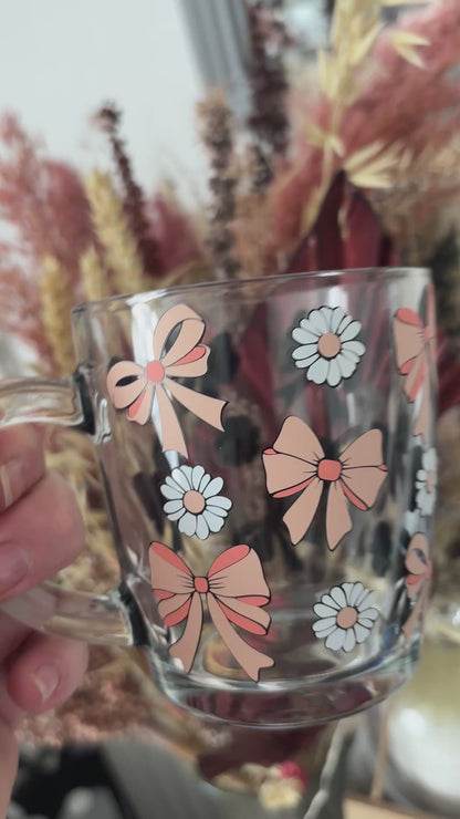 Bows & Daisy Glass Handled Mug